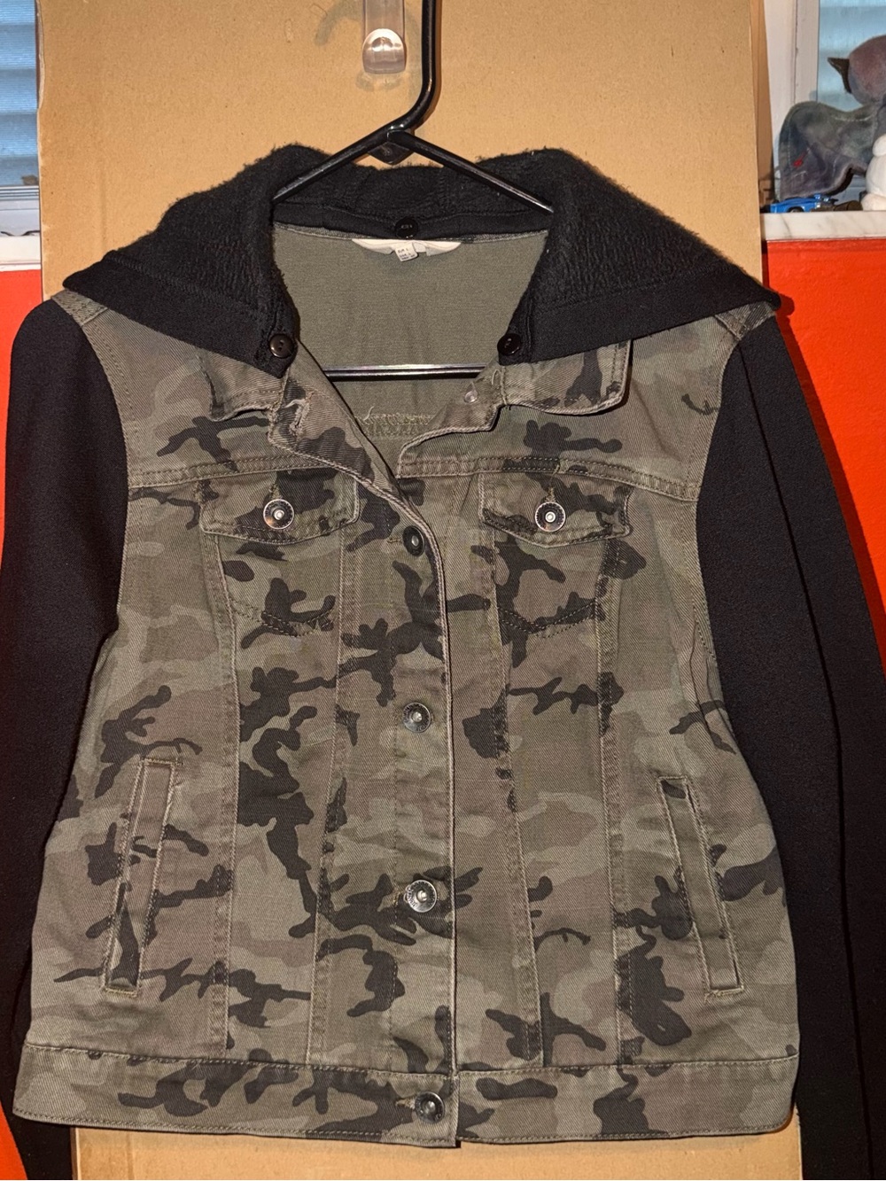Camouflage Removable Hooded Utility Jacket - Olive Camo and Black